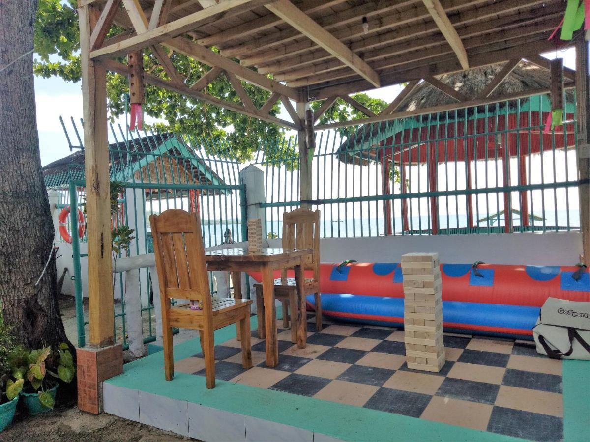 Smallfry'S Beach Resort Calatrava  Exterior foto