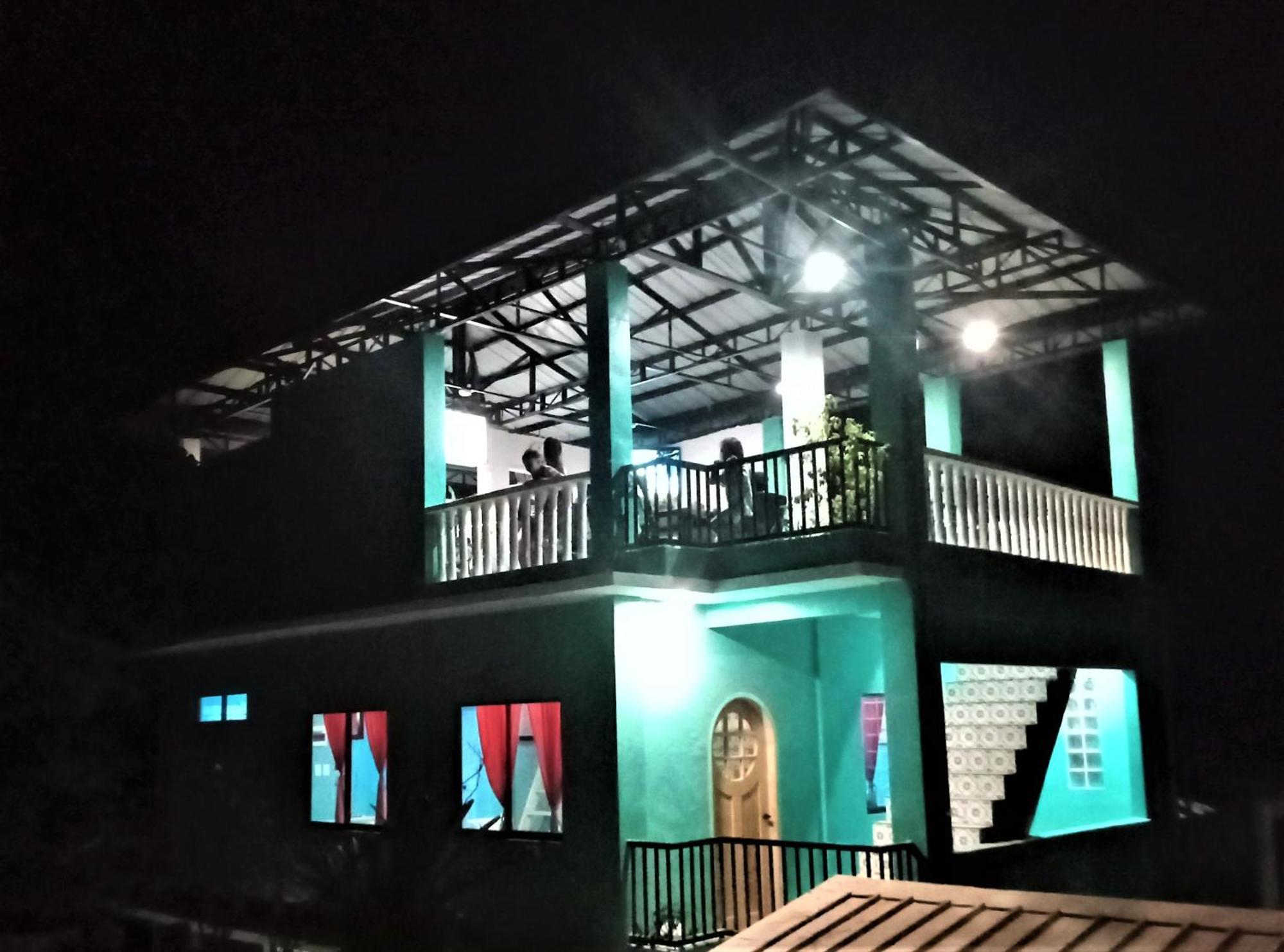 Smallfry'S Beach Resort Calatrava  Exterior foto